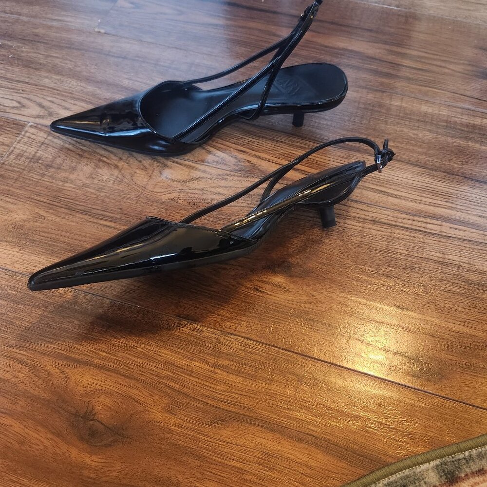 Zara  black slingback shoes with kitten heel. - Picture 6 of 6